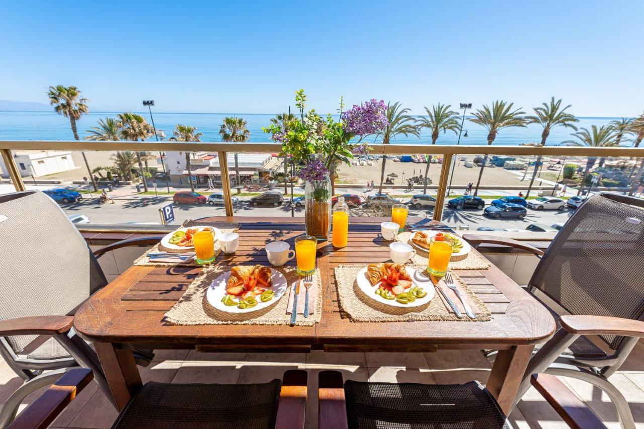 797 Holiday Rentals - Amplio Piso Con Terraza En Primera Linea De Playa Torremolinos Zewnętrze zdjęcie