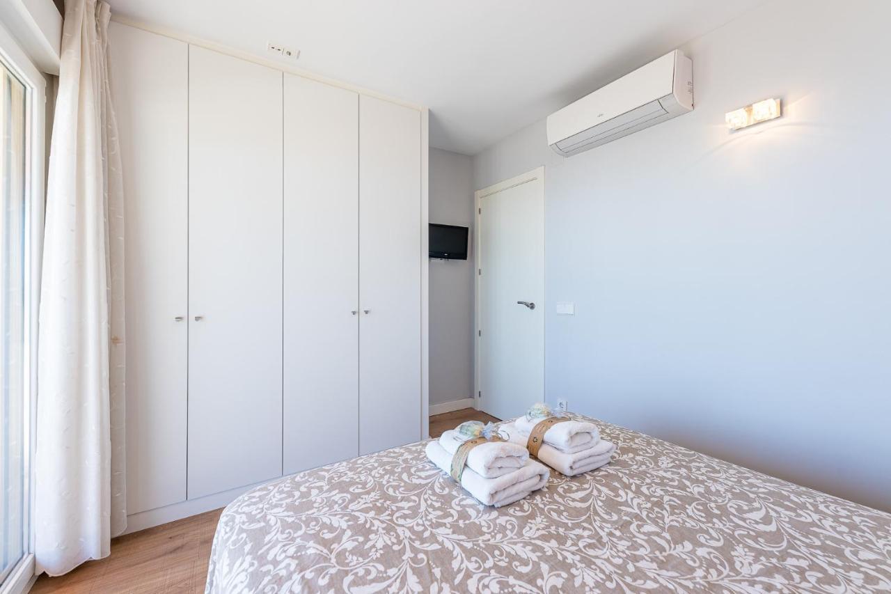 797 Holiday Rentals - Amplio Piso Con Terraza En Primera Linea De Playa Torremolinos Zewnętrze zdjęcie